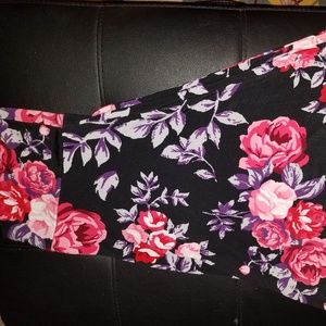 LuLaRoe Azure Skirt - 2XL - Floral on black
